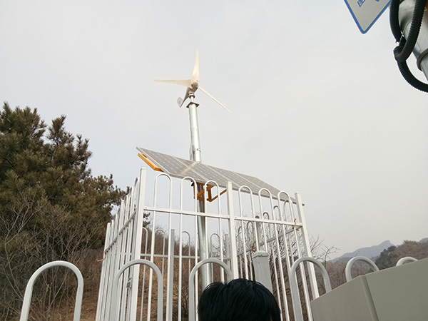 M2信號塔風光互補監控