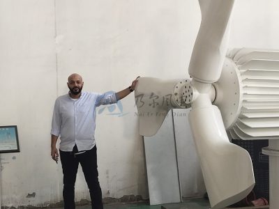 風力發電機葉片是什么材料做的?